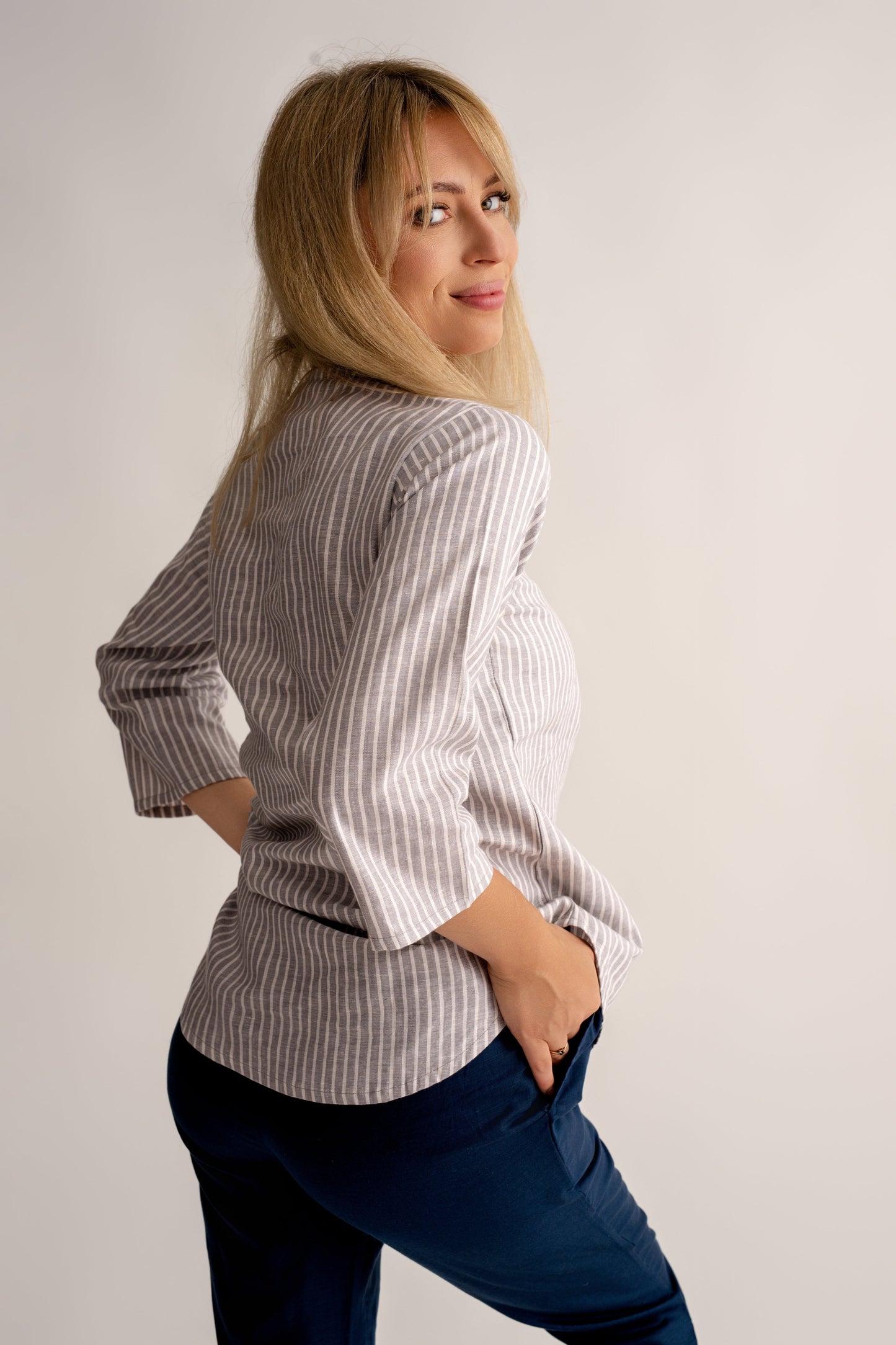 Damski, delikatny szary top  z konopi (FUAN)